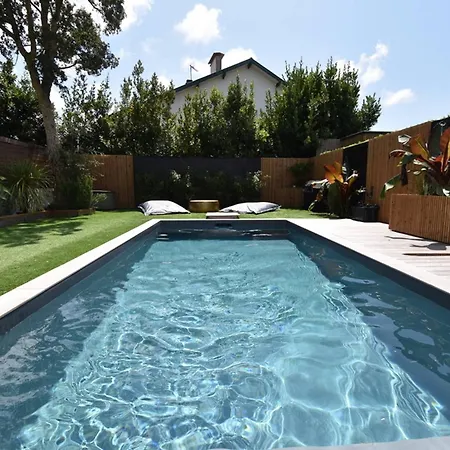 A Avec Piscine Chauffee, Proche Plages, Pistes Cyclables Et Services Hoteliers Inclus - Fr-1-791-7 Villa *